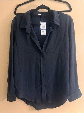 Ultra Flirt navy button-front blouse